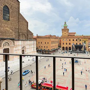 immobo-domus-piazza-maggiore-view.emilia-romagnahotels.net/